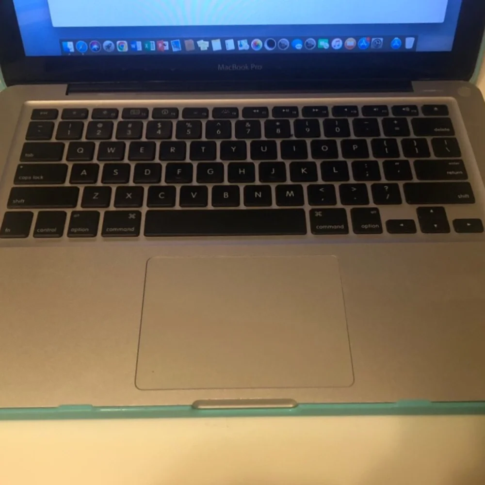 🍎 💻 Apple MacBook Pro with macOS Sierra - Silver